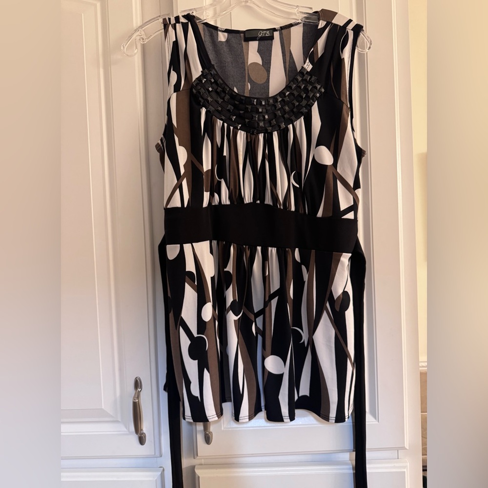 Lightly beaded scoop neck sleeveless top- JTB